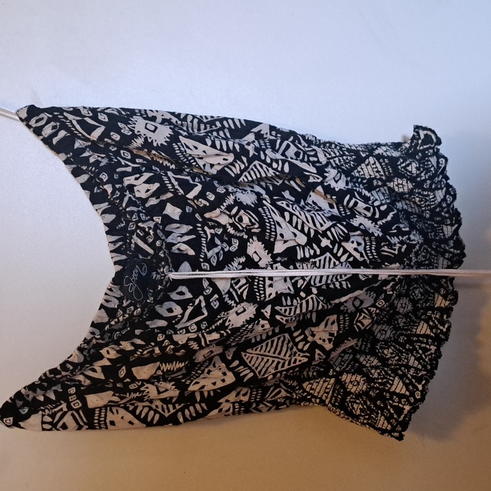 🗿Unique Blk/wht Ladies Crop Top Featuring Feather Velvet Ties Detail Cute Fit